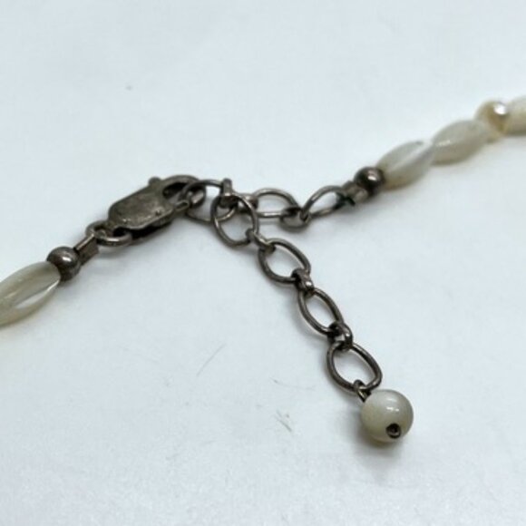 VINTAGE MOTHER OF PEARL MOP CARVED LEAF PENDANT NECKLACE PEARLS 925 STERLING - Picture 14 of 15